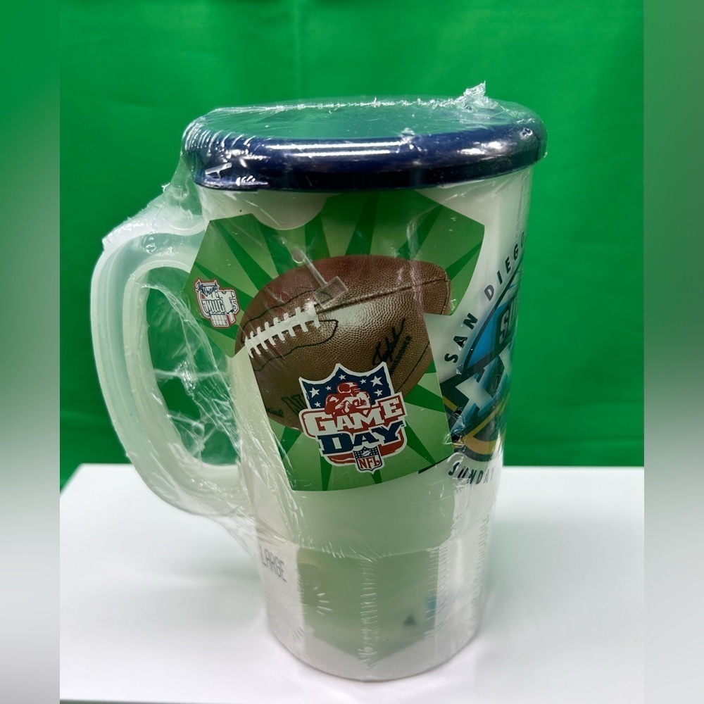 San Diego 2003 Superbowl XXXVII Sealed Mug & T-Shirt Buccaneers /Raiders Large
